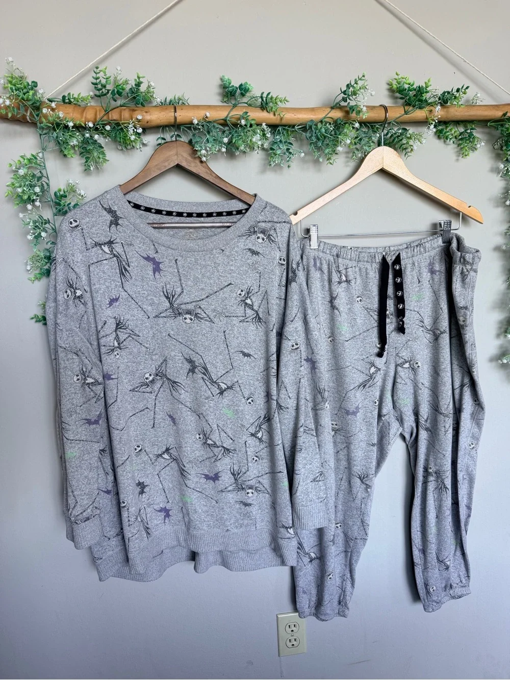 Disney Nightmare Before Christmas Pajama Set XL - Picture 5 of 5